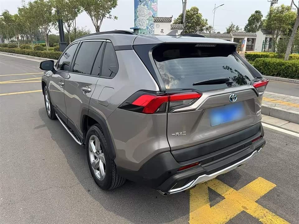 Toyota RAV4 Rongfang