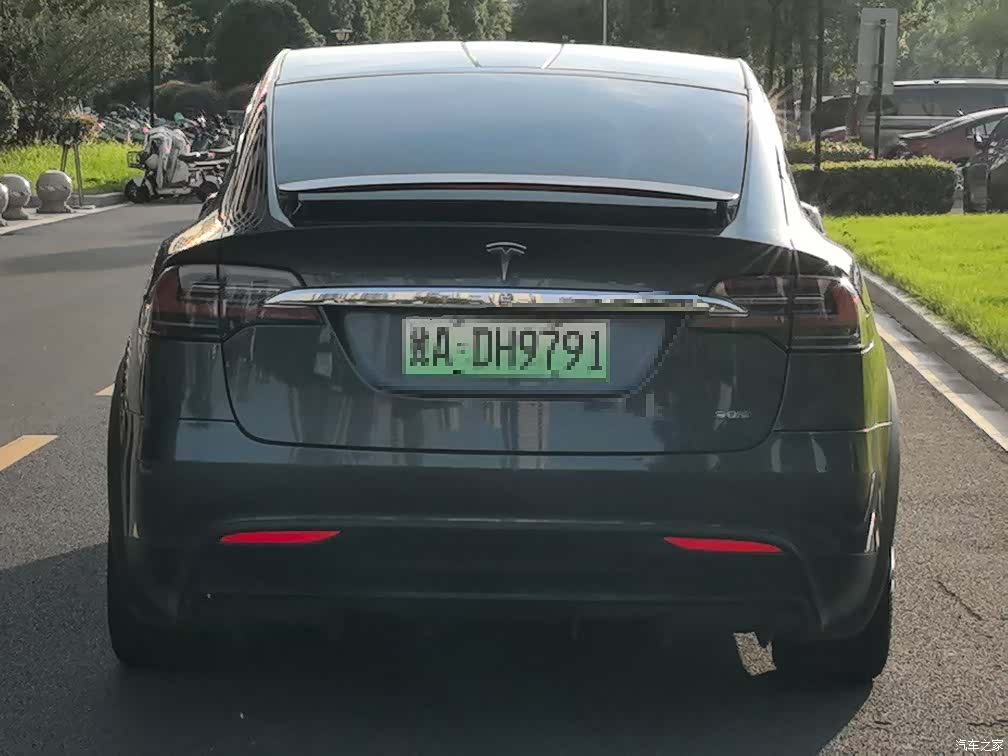 Tesla Model X, 2017 8