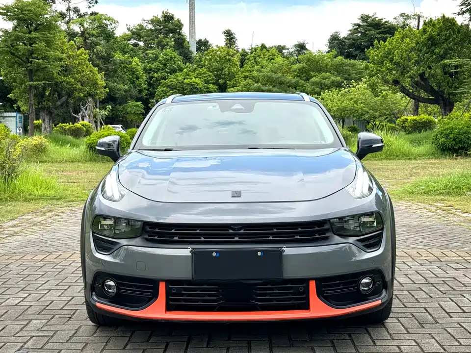 Lynk & Co 02