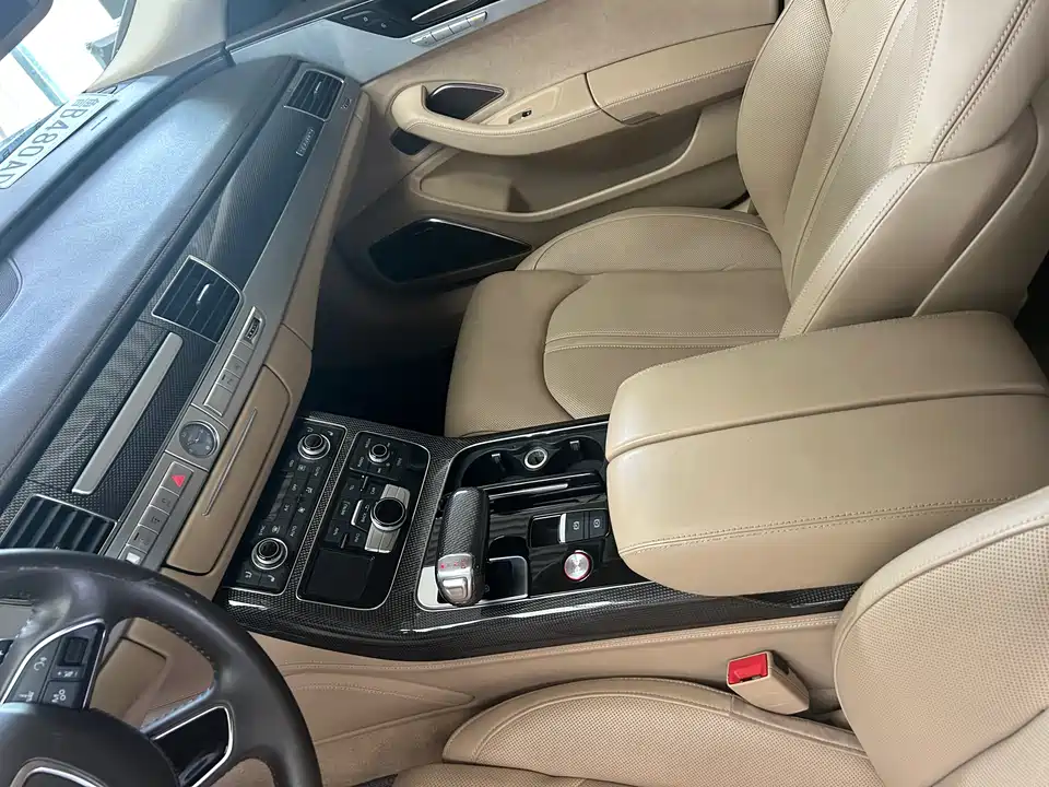 Audi S8