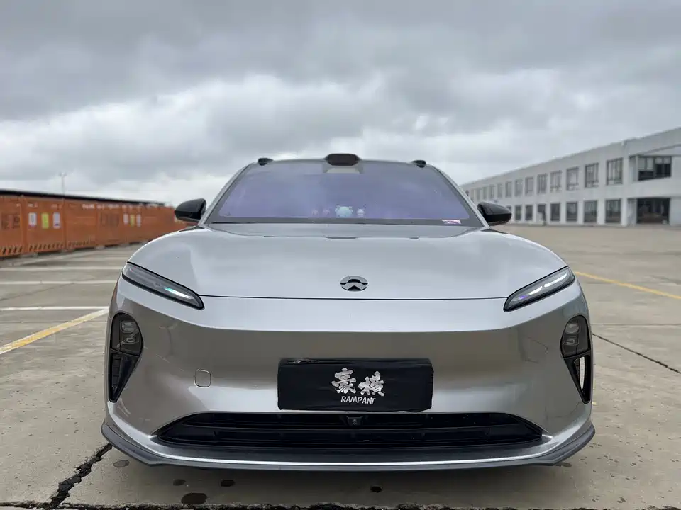 NIO ET5
