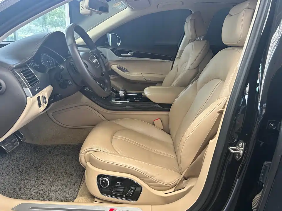 Audi S8