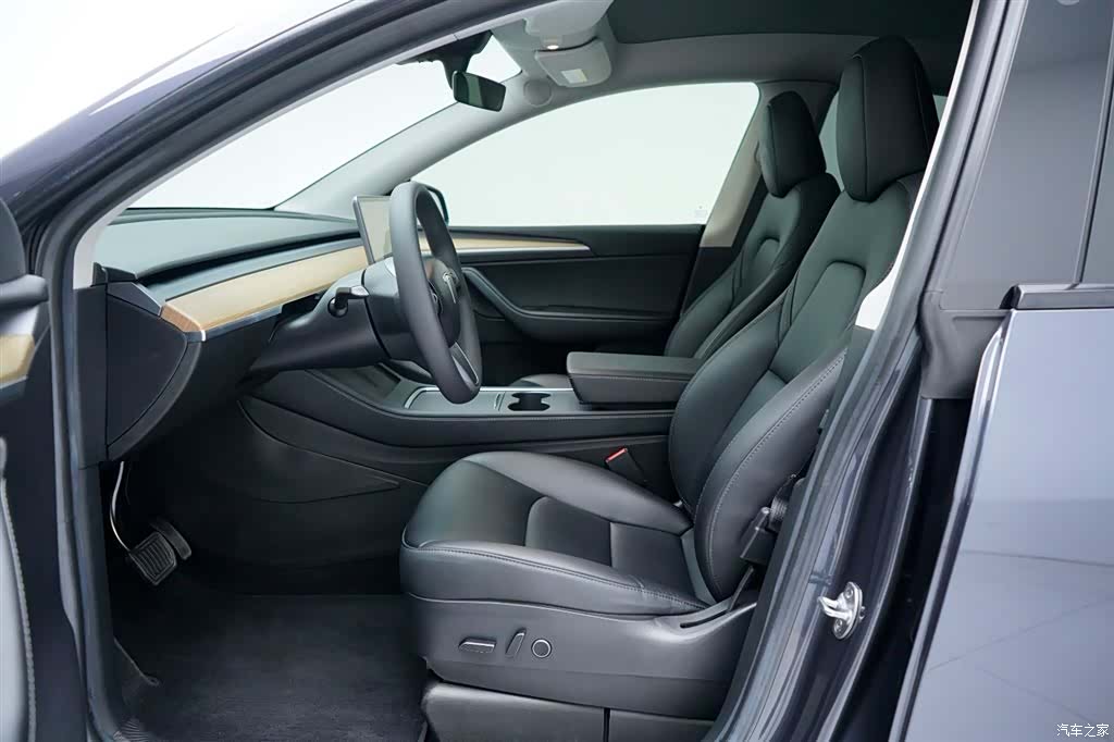 Tesla Model Y, 2022 4