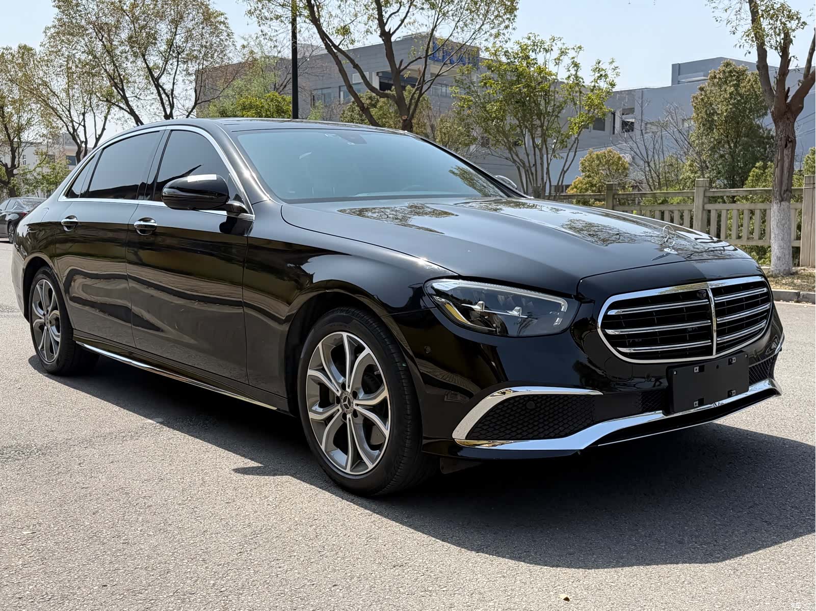 Mercedes-Benz E-Class, 2023 3