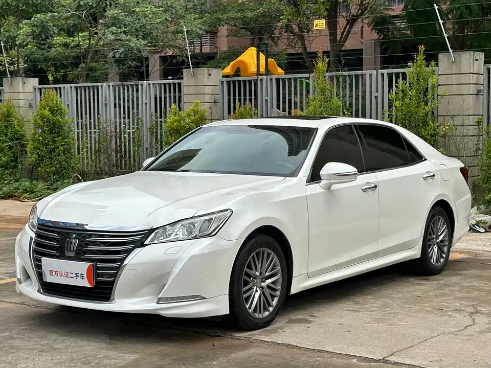 Toyota crown