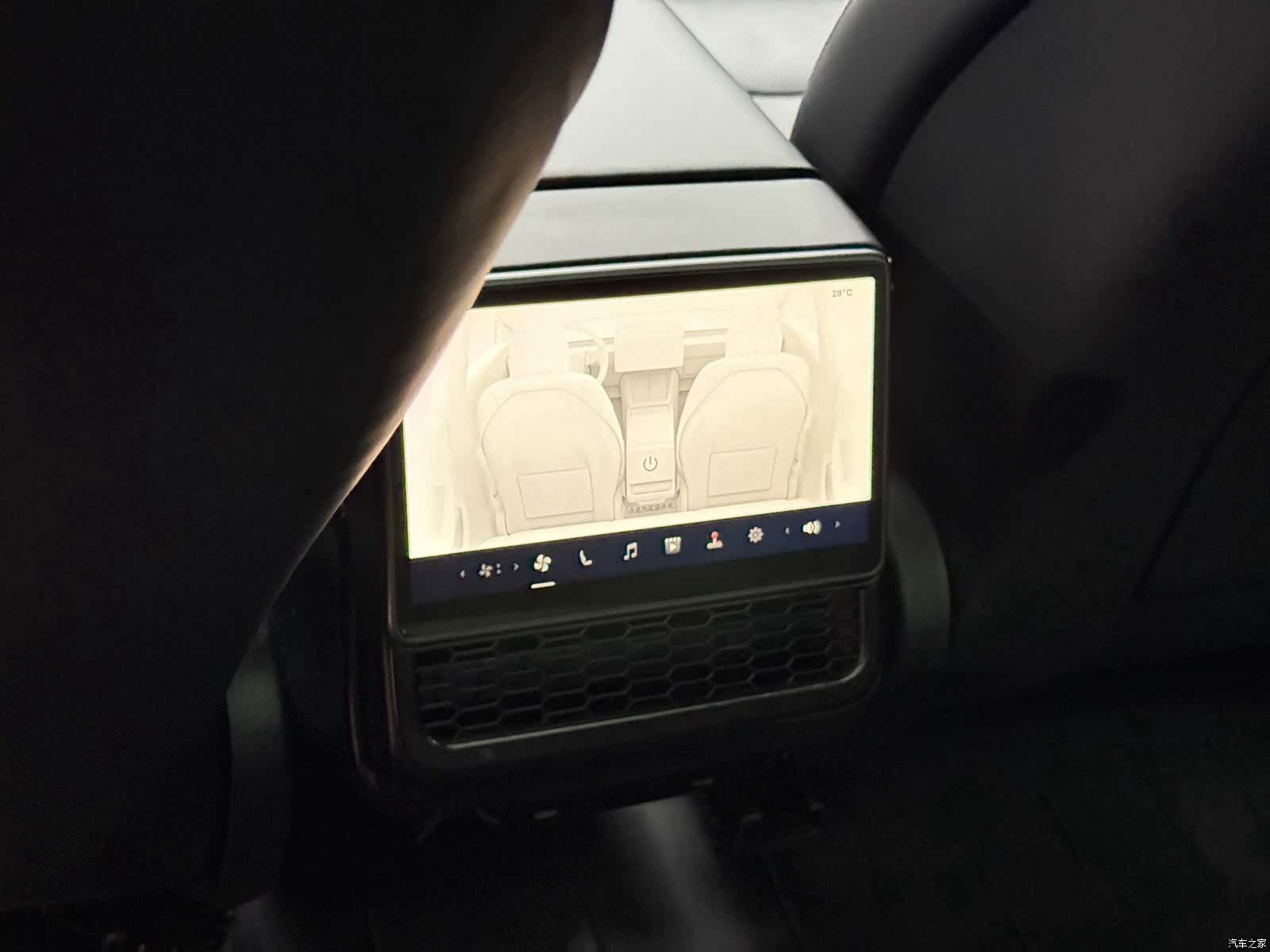 Tesla Model 3, 2024 11