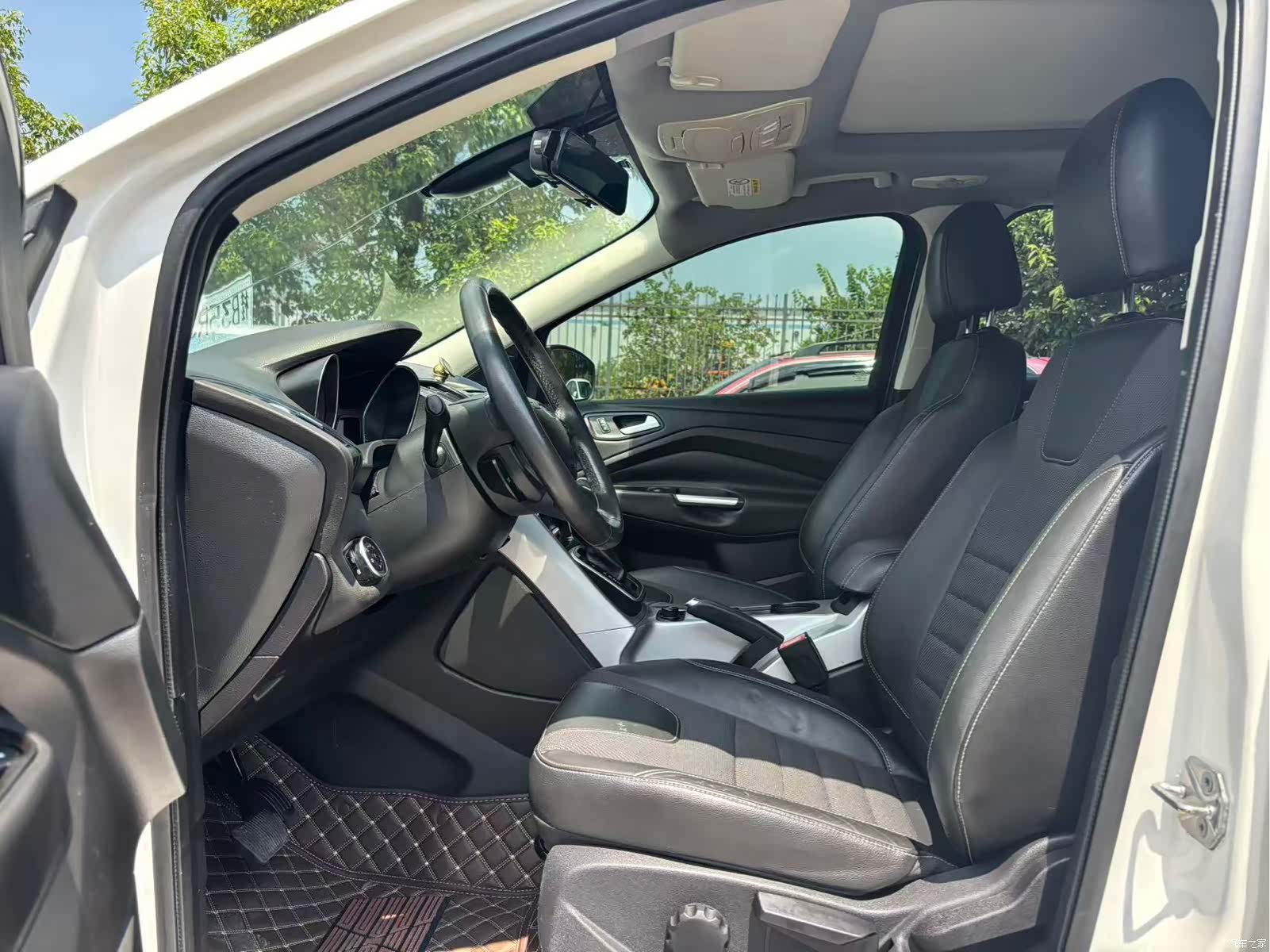 Ford Kuga, 2015 4