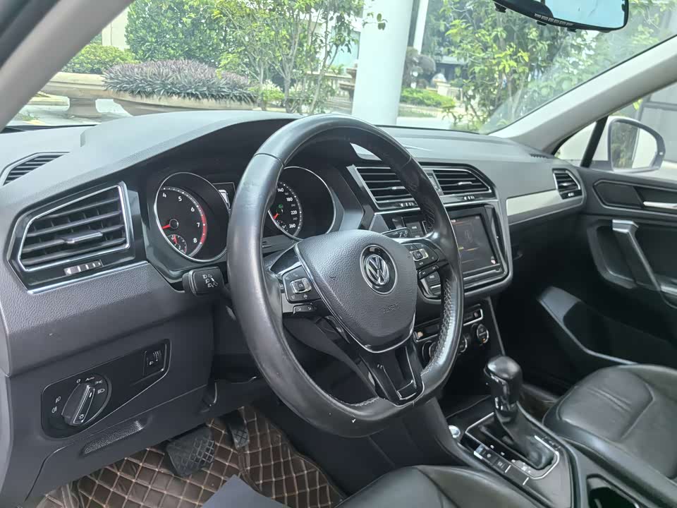Volkswagen Tiguan L