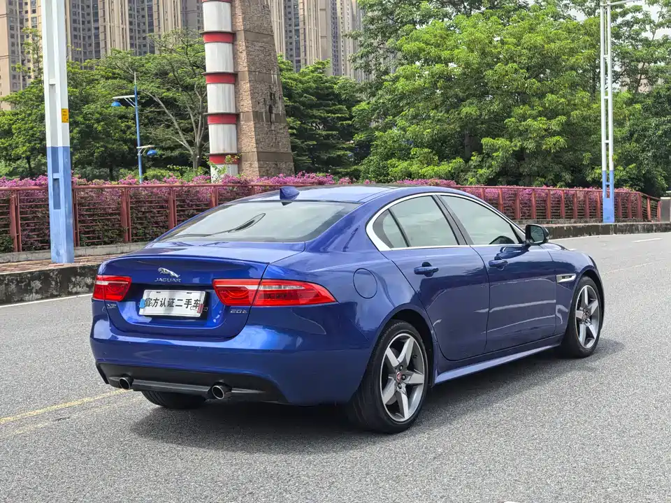 Jaguar XE