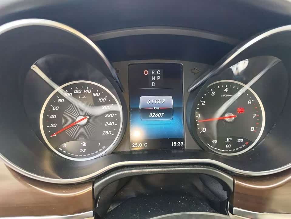 Mercedes-Benz V-class