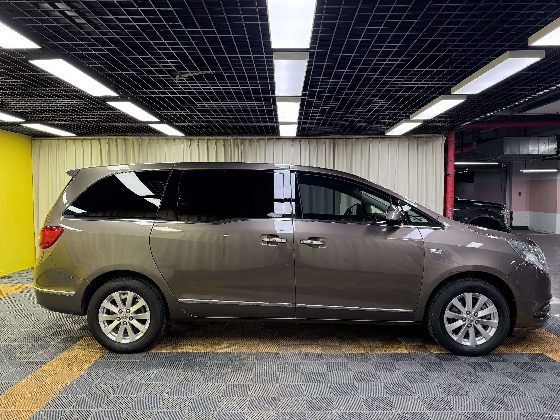 Buick GL8, 2019 7
