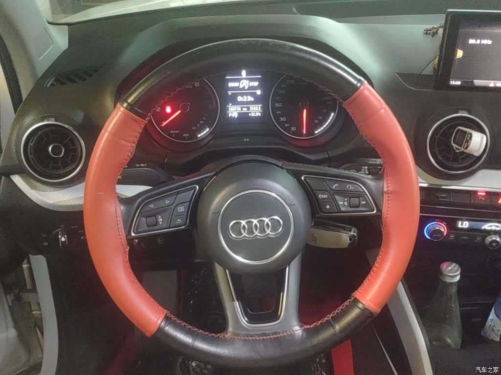 Audi Q2L, 2019 11