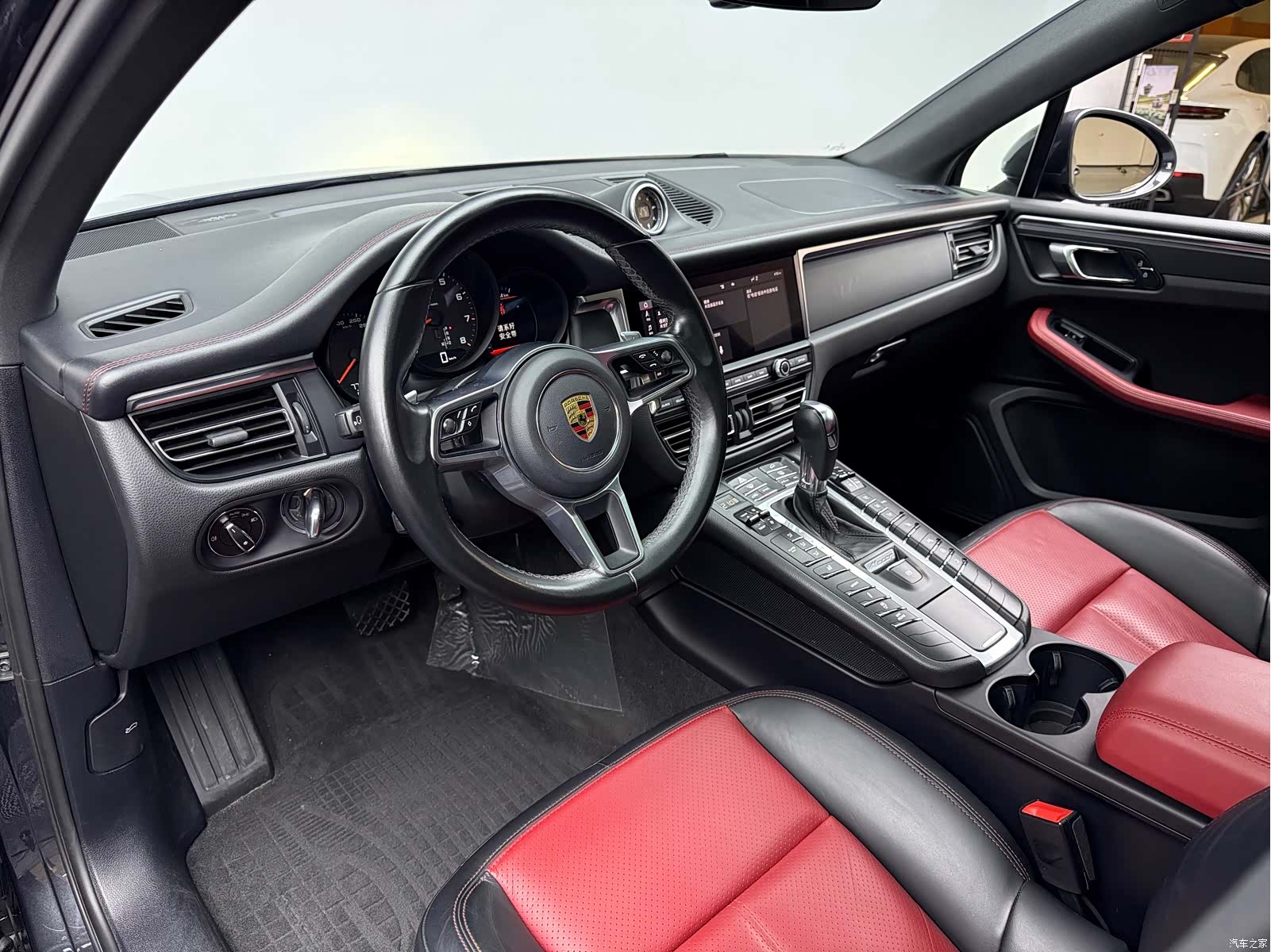 Porsche Macan, 2021 4