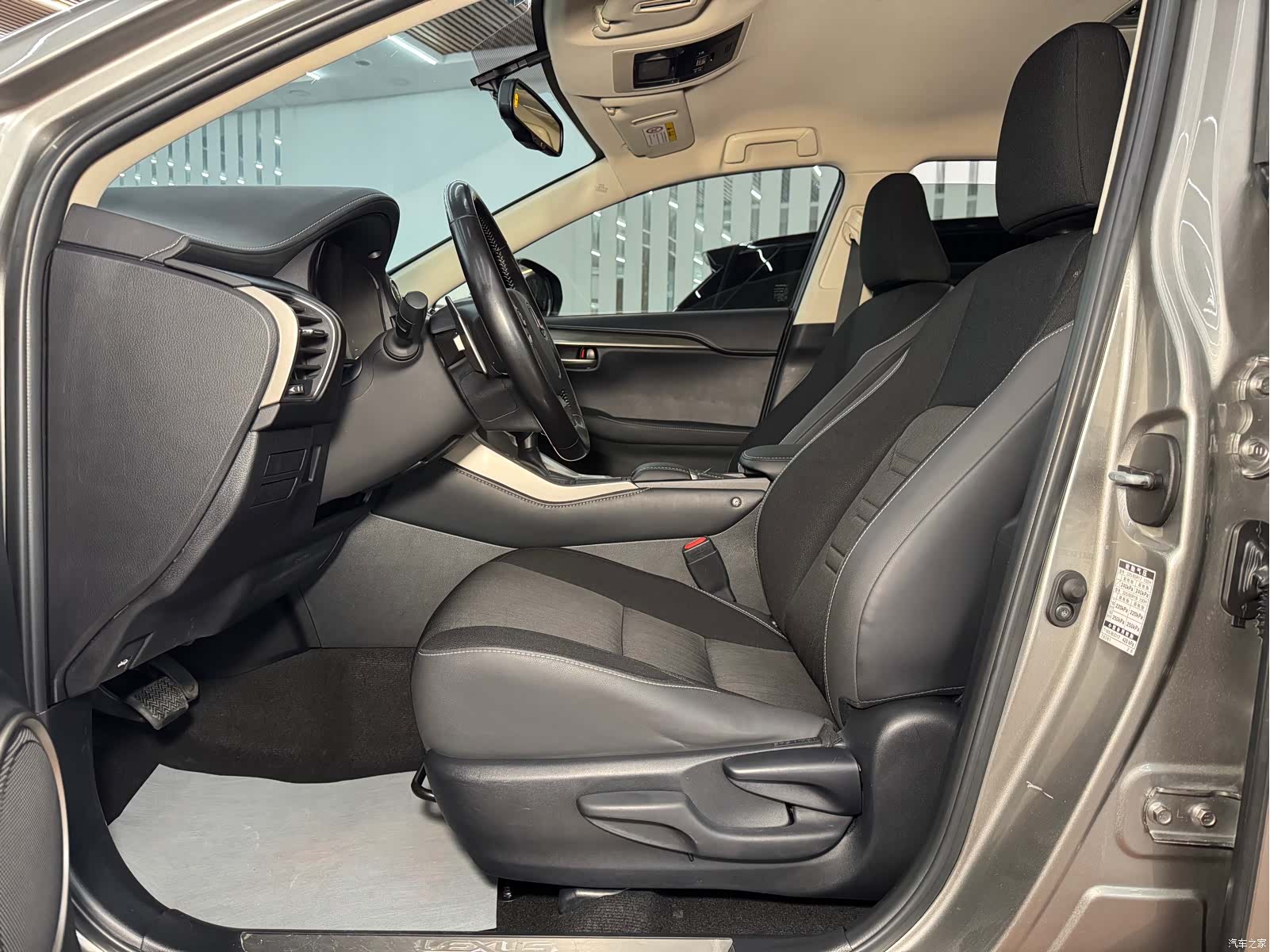 Lexus NX, 2020 11