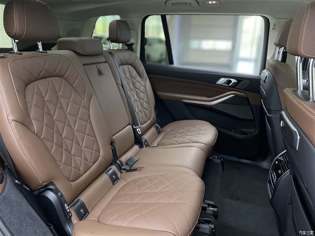 BMW X7, 2024 10