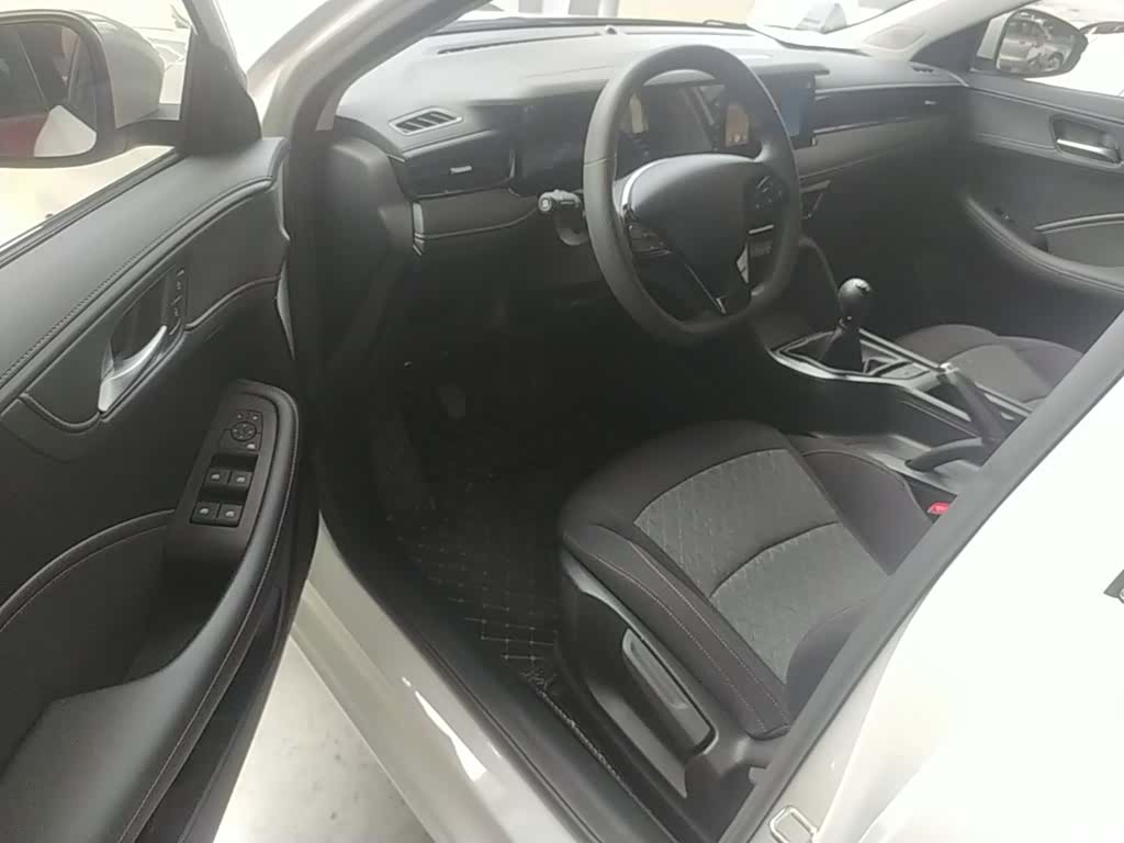 Roewe i5, 2023 16