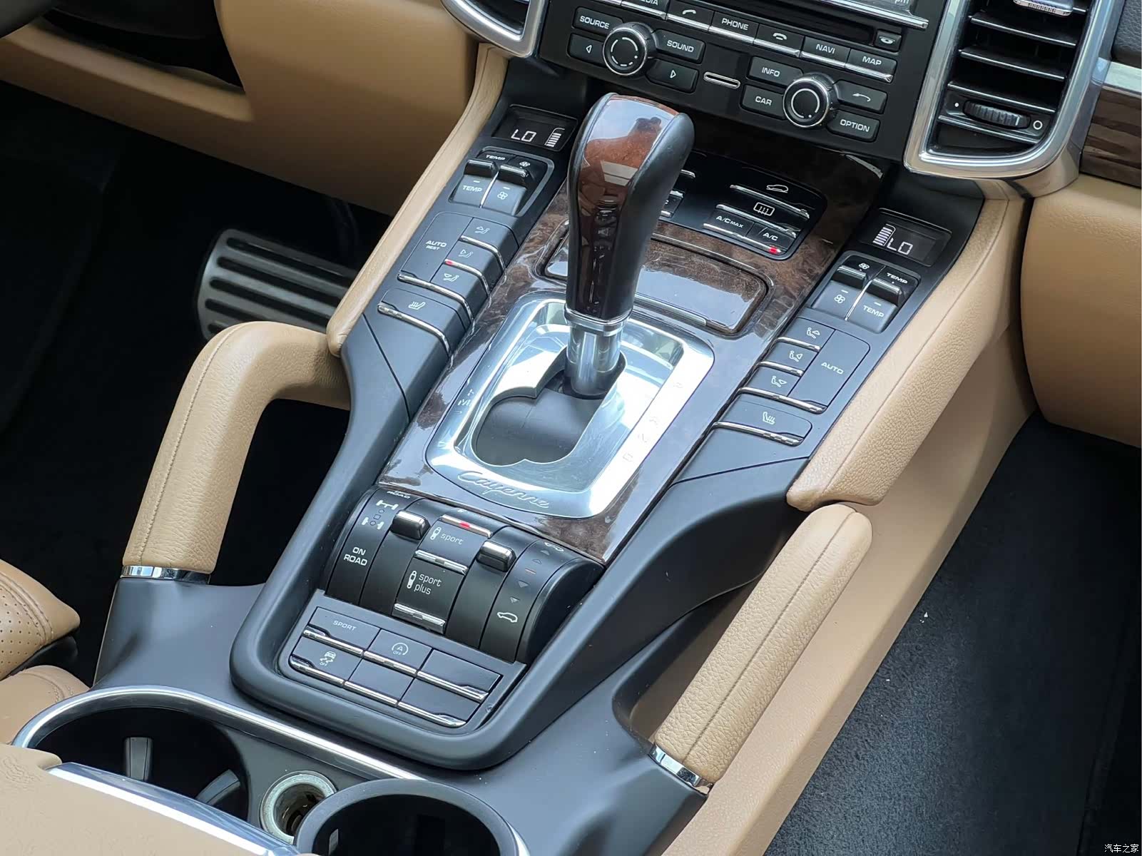Porsche Cayenne, 2015 12