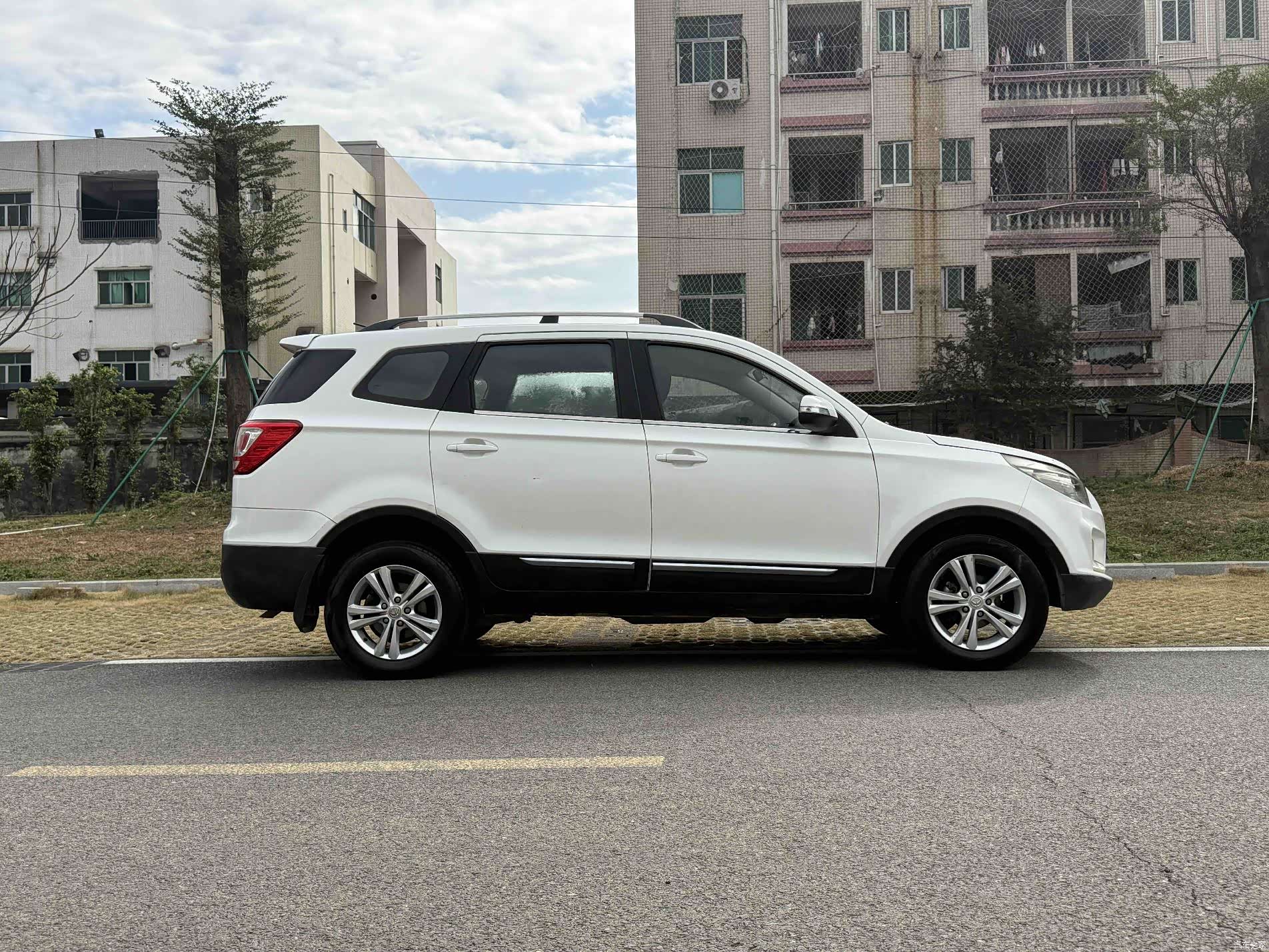 BAIC S3, 2015 13