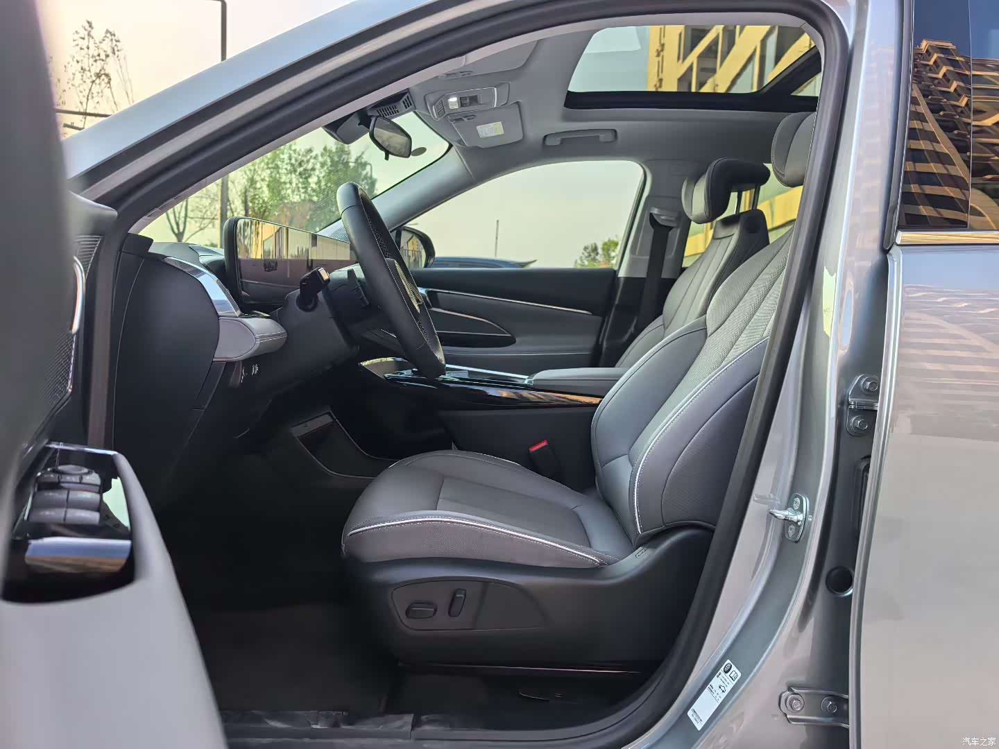 Buick E5, 2025 4