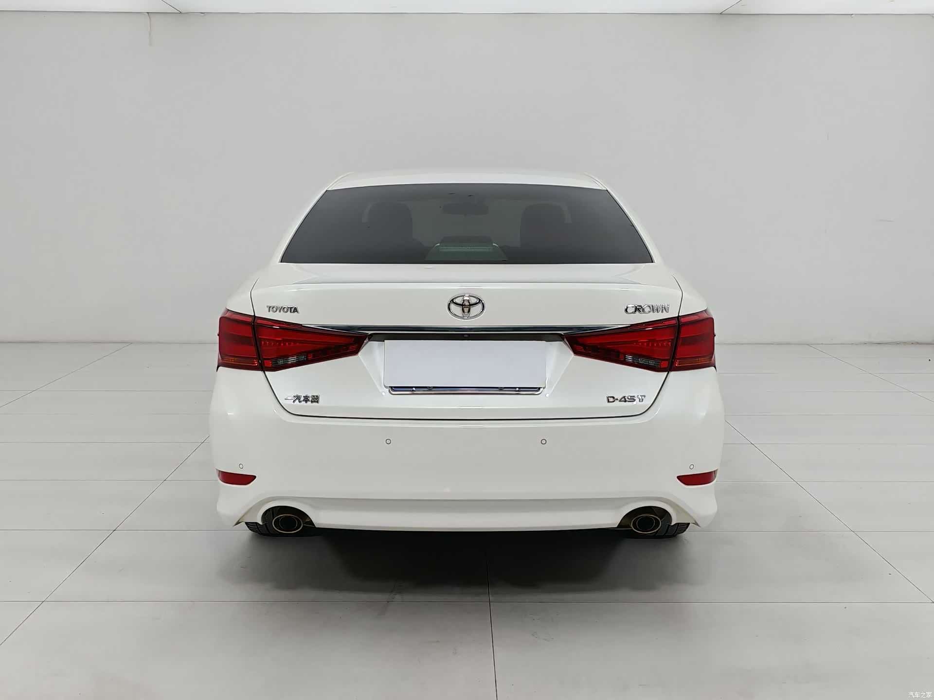 Toyota Crown, 2018 4