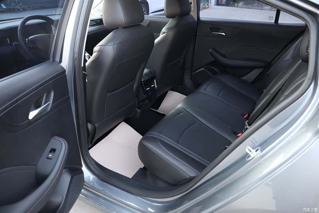 Roewe i5, 2024 18
