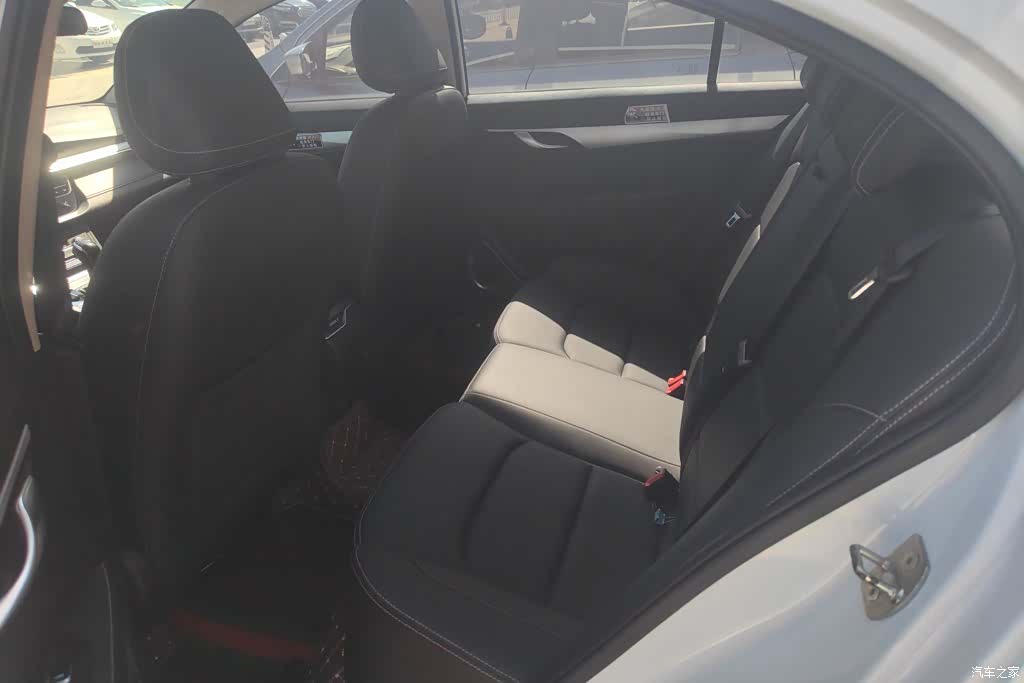 Geely Emgrand, 2018 11