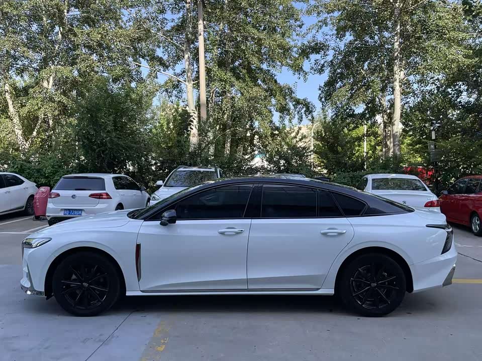 Hongqi H6