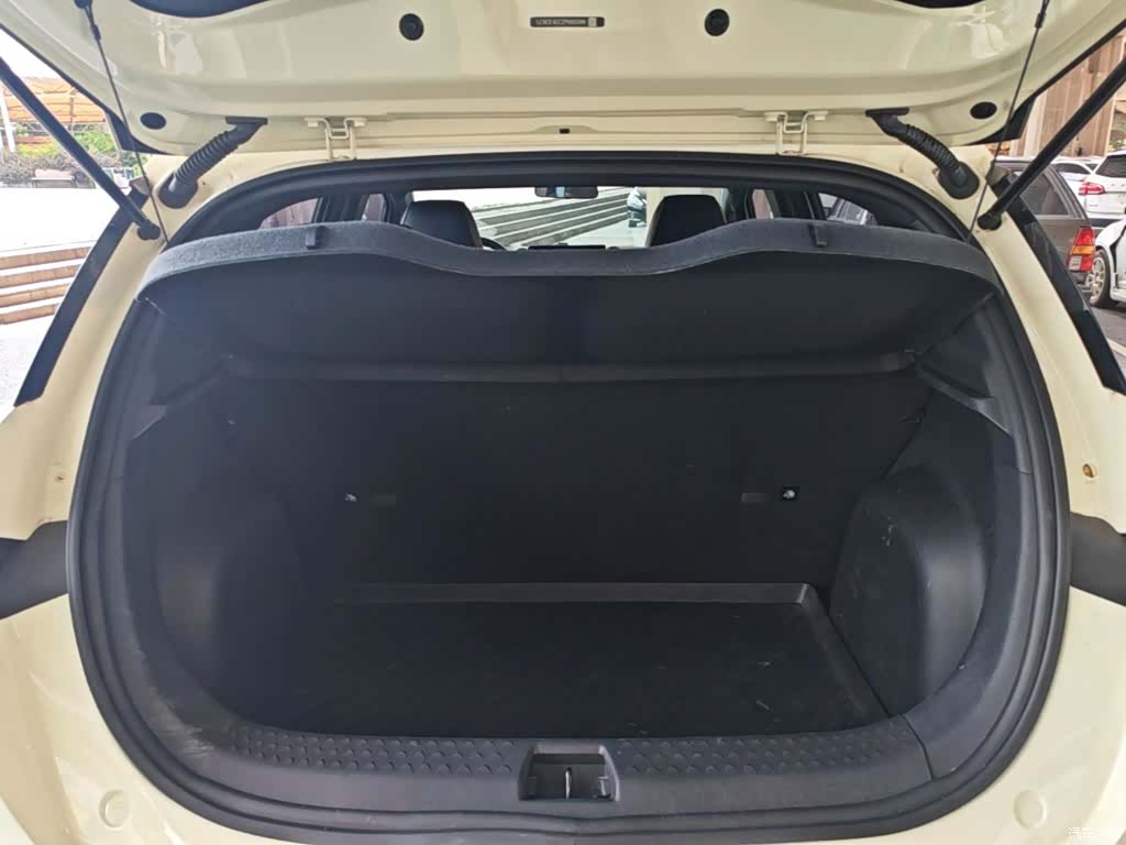 BYD Dolphin, 2023 19