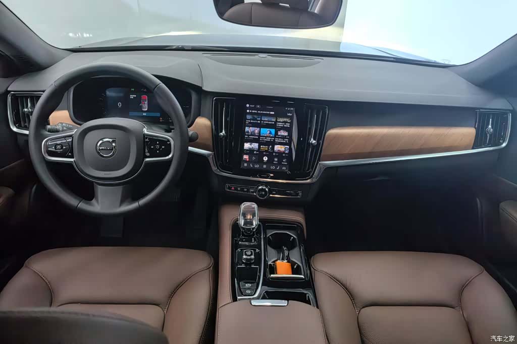 Volvo S90, 2025 12