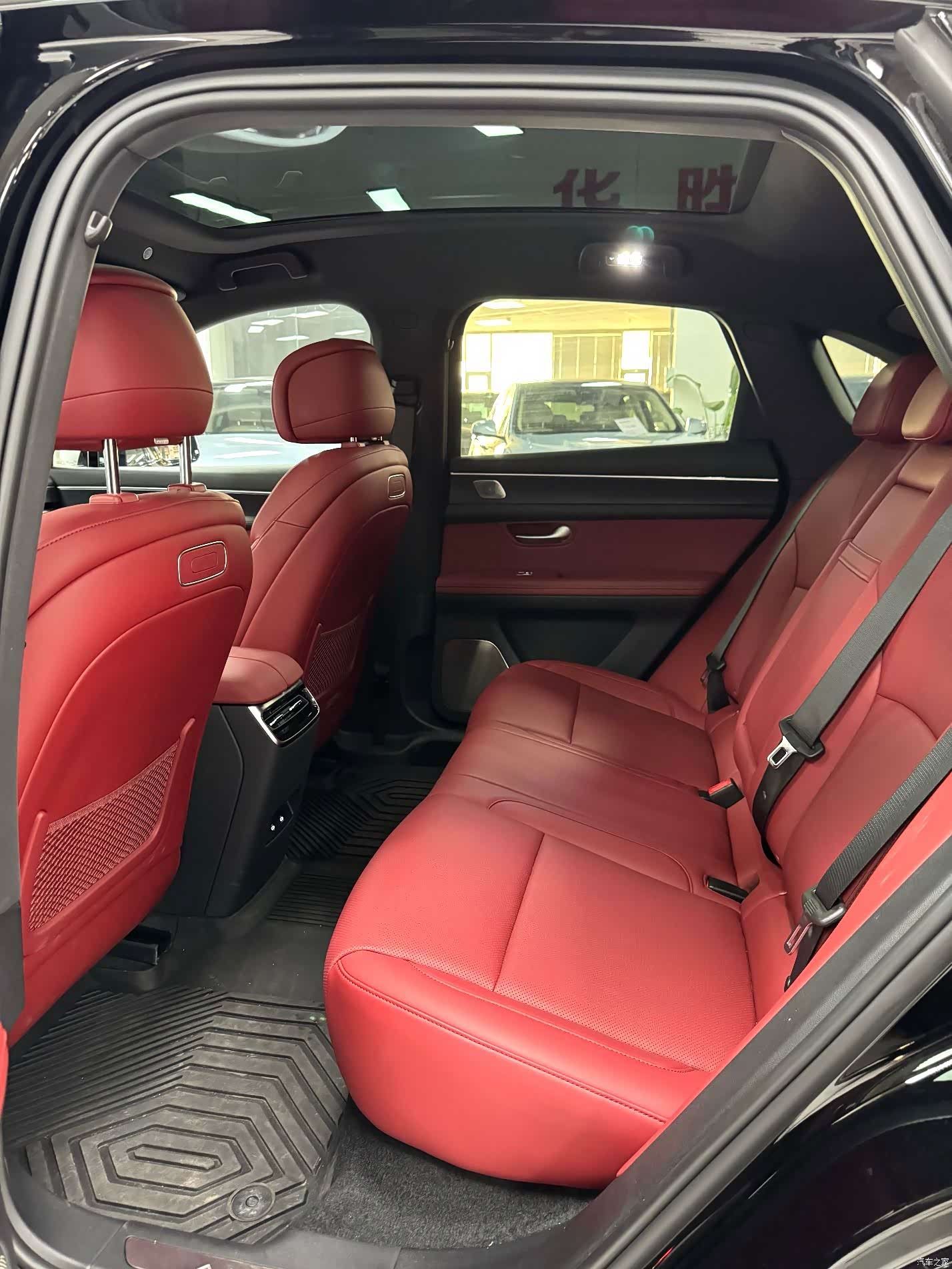 AITO M5, 2025 все фото