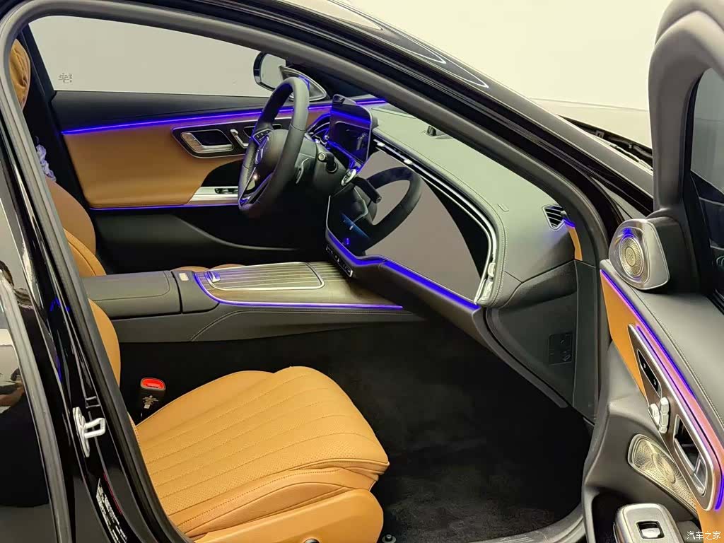 Mercedes-Benz E-Class, 2024 9