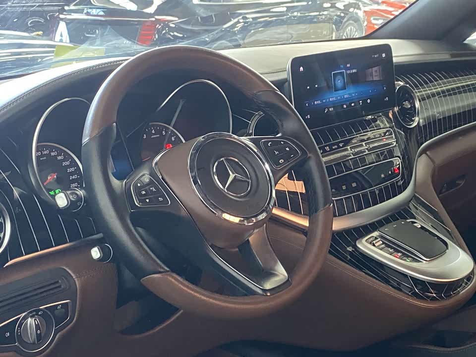 Mercedes-Benz V-class