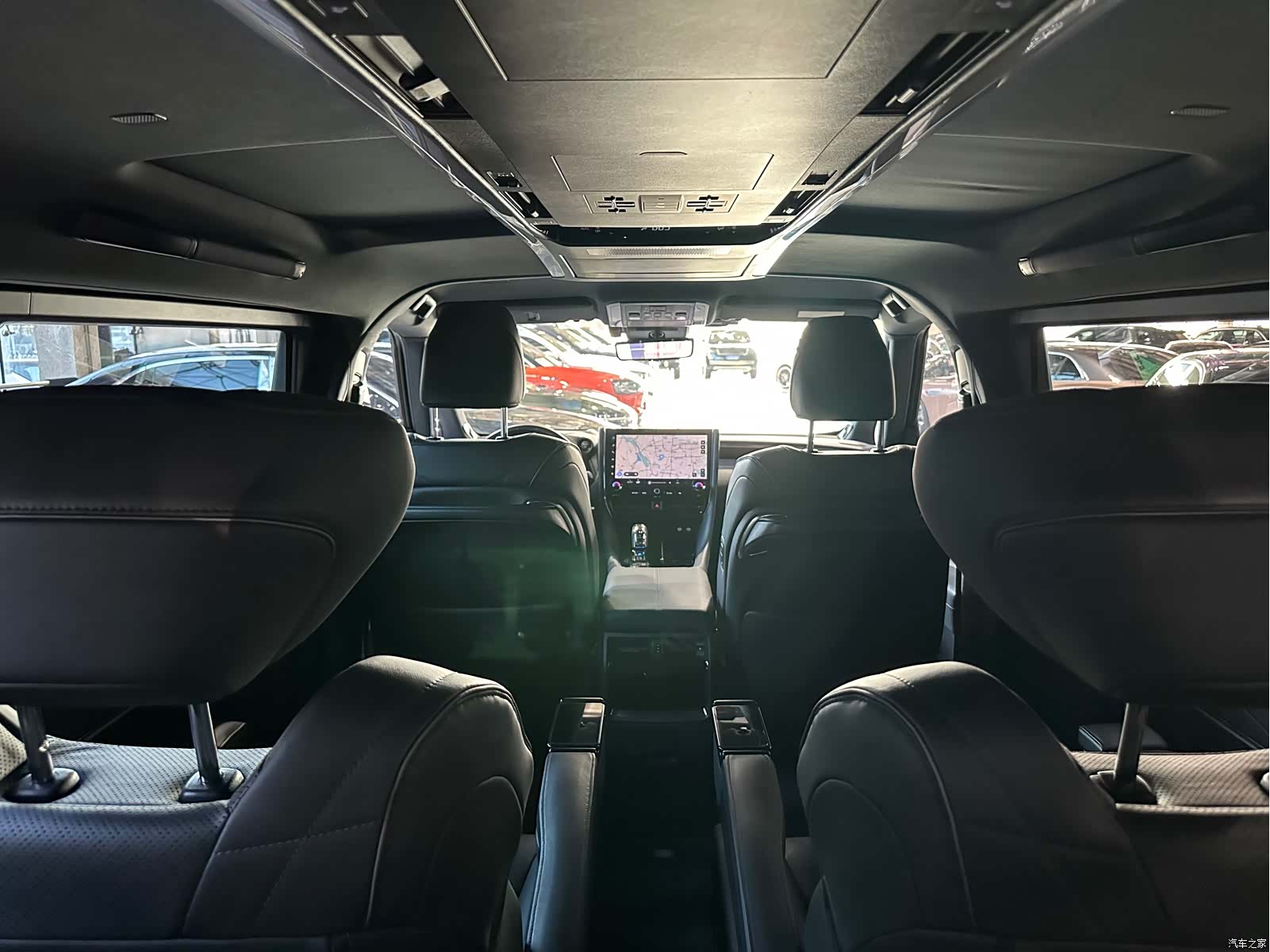 Toyota Vellfire, 2024 23