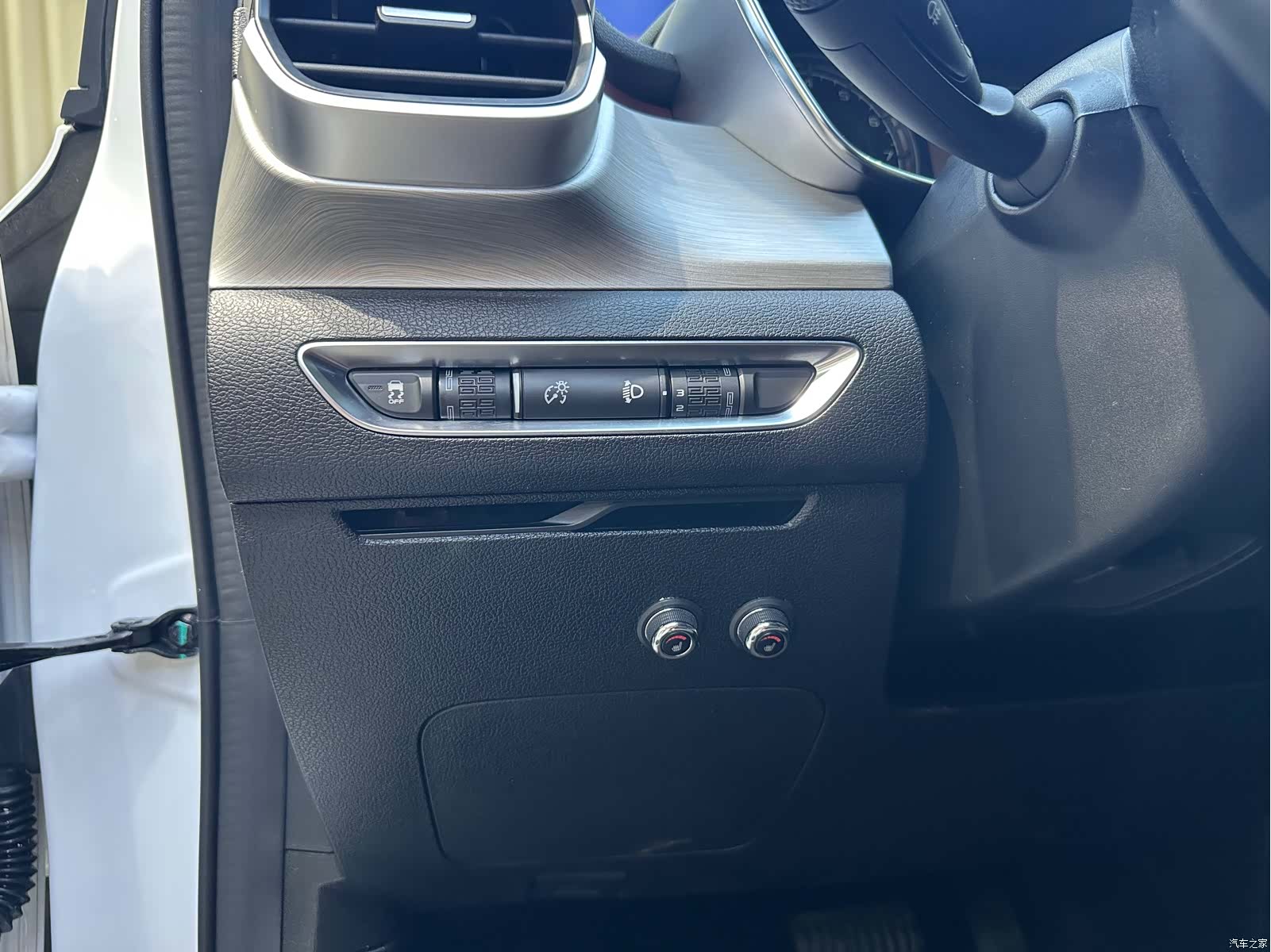 Geely Coolray, 2022 15