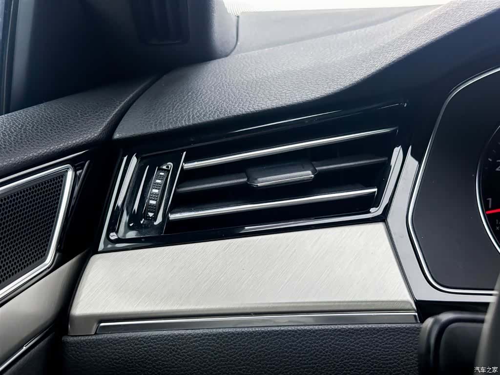 Volkswagen CC, 2019 16