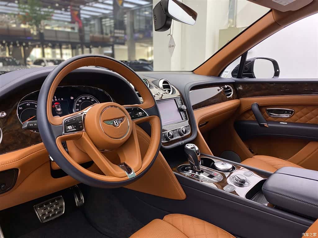 Bentley Bentayga, 2018 6