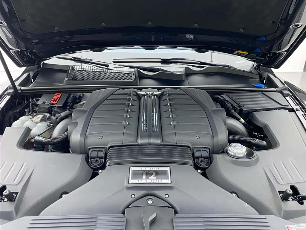 Bentley Bentayga, 2018 30
