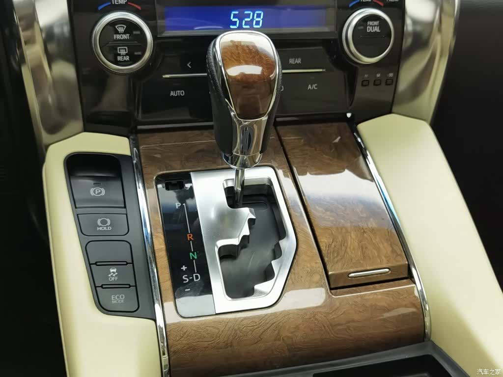 Toyota Alphard, 2017 13