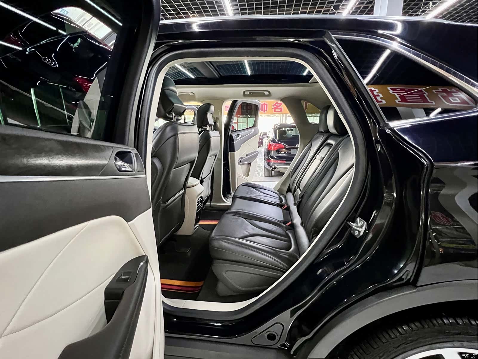 Lincoln MKC, 2019 13