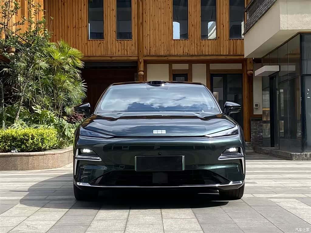 Geely 8, 2025 24