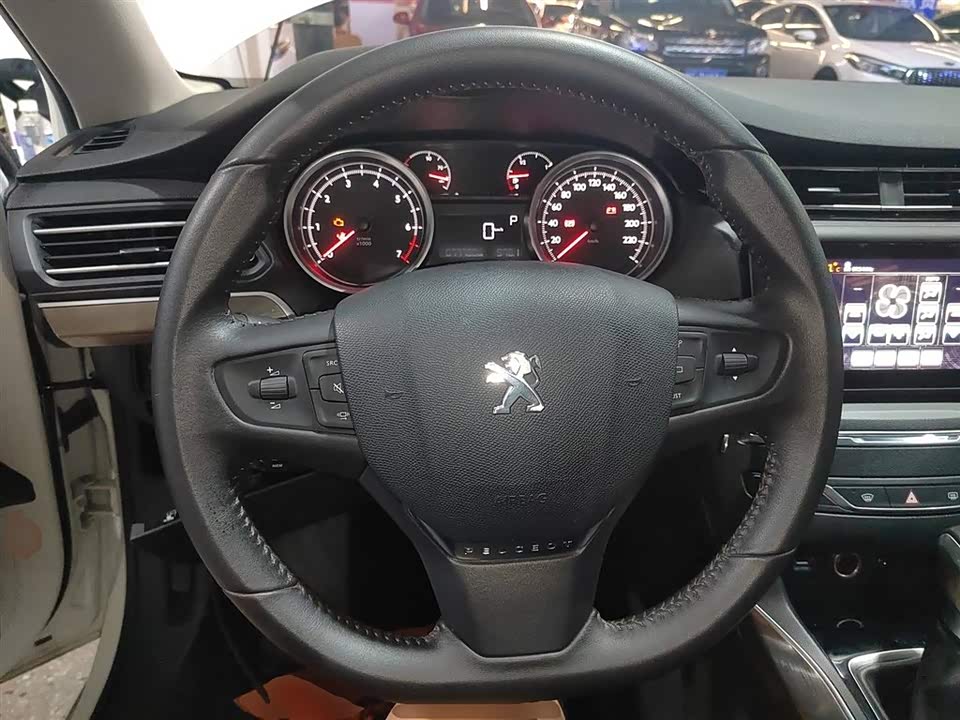 Peugeot 408