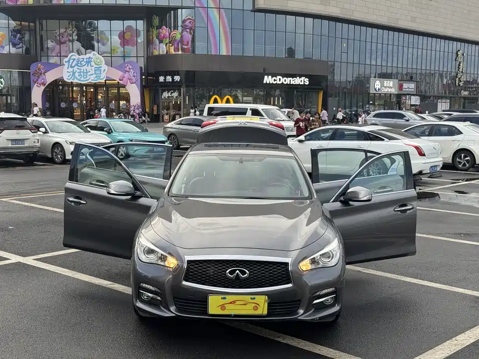 Infiniti Q50L