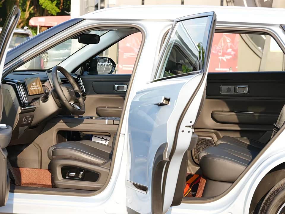 Chery Explore 06 C-DM