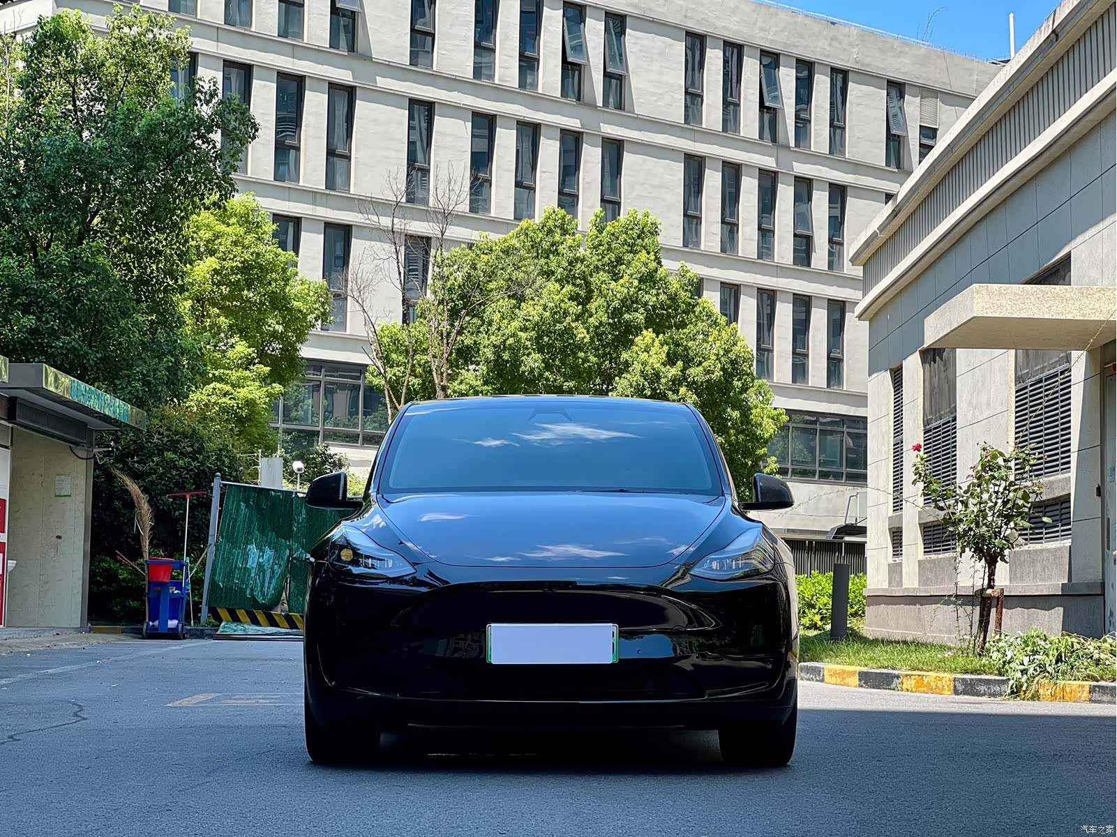 Tesla Model Y, 2023 2