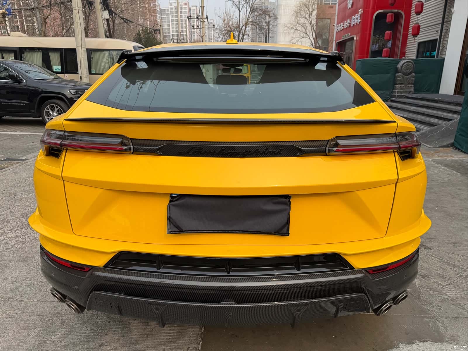 Lamborghini Urus, 2023 6