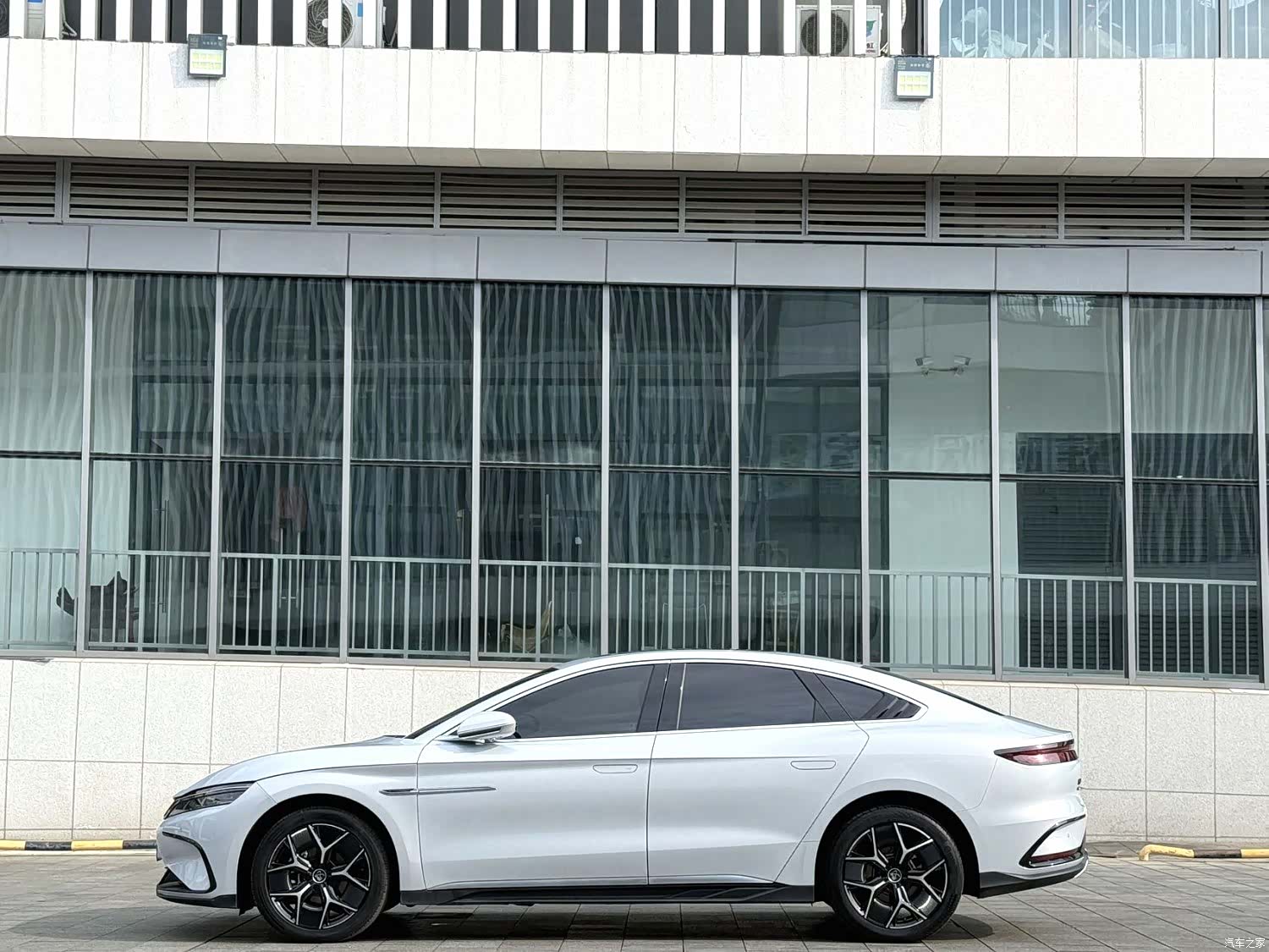 BYD Han, 2024 9