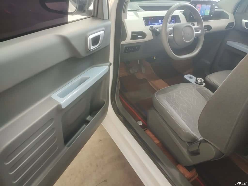 Geely Panda, 2025 16