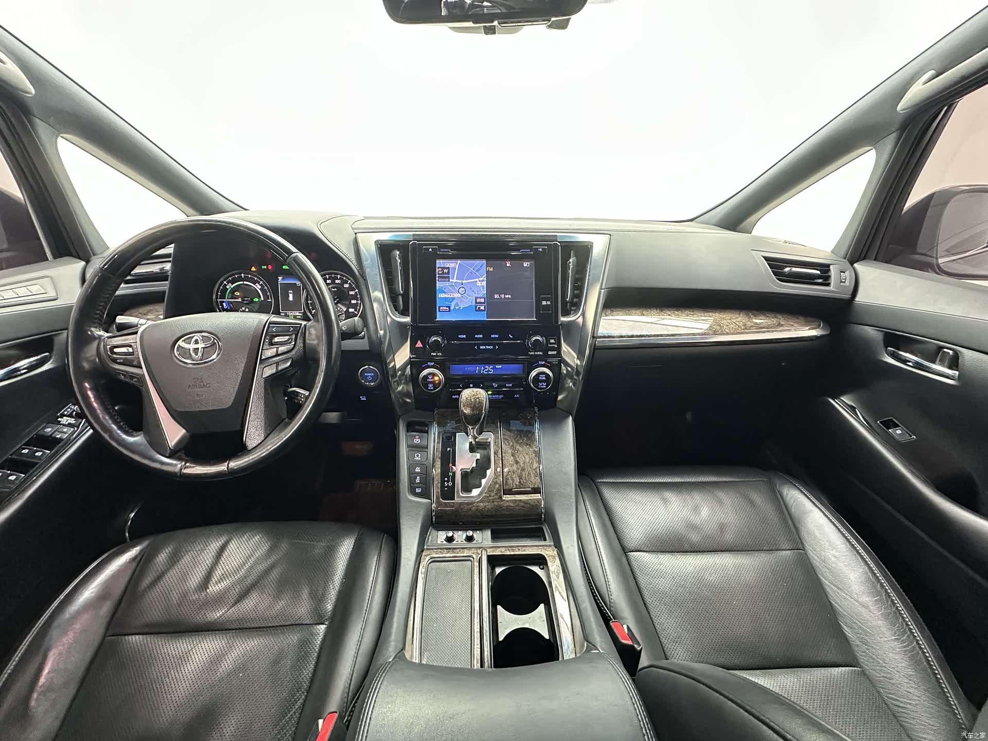 Toyota Alphard, 2019 21
