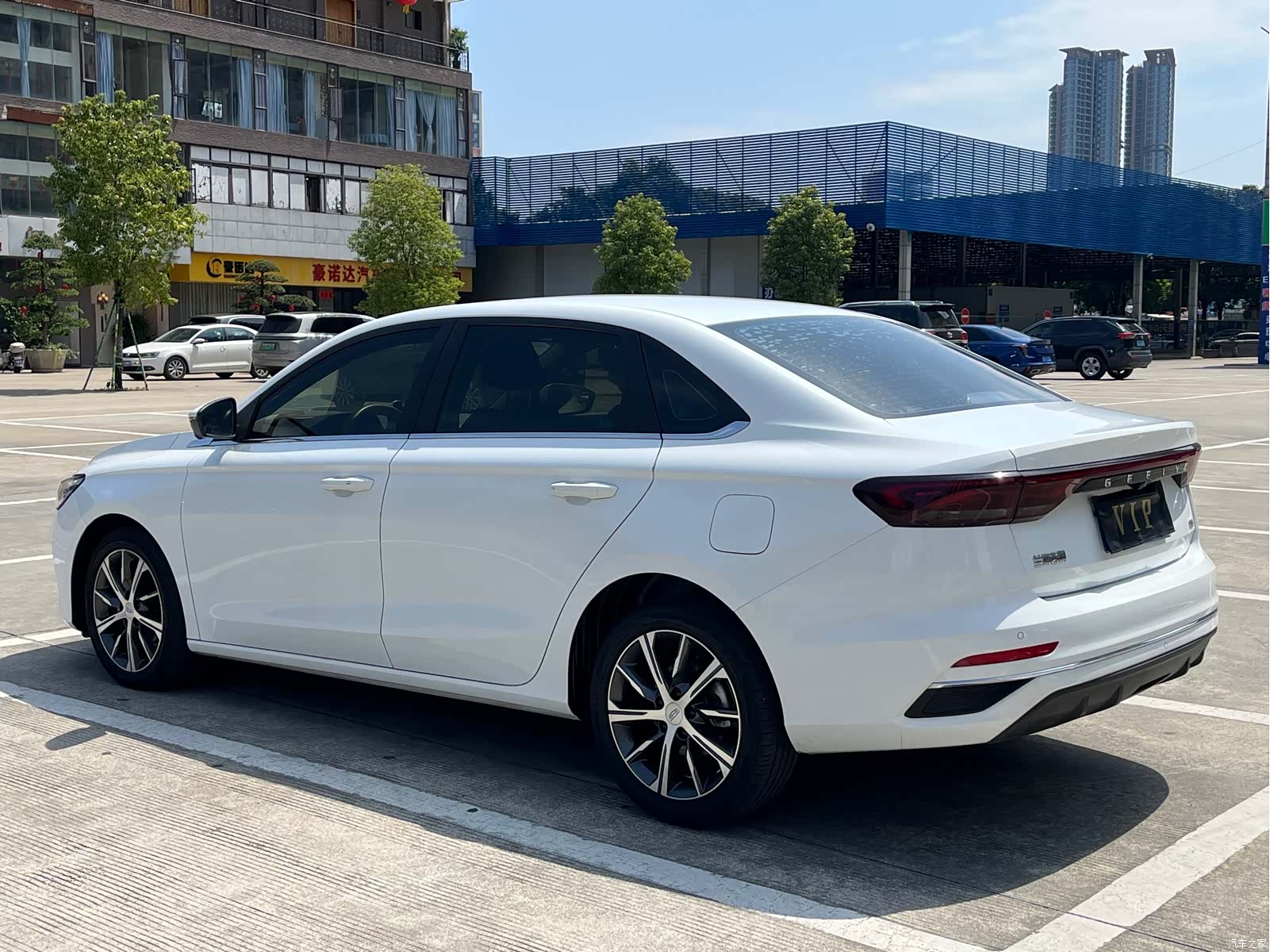 Geely Emgrand, 2022 8