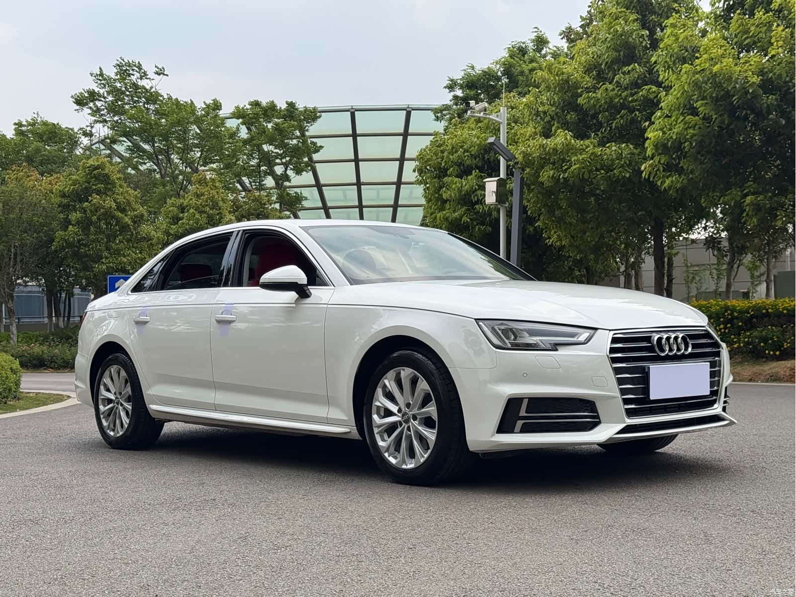 Audi A4L, 2019 3